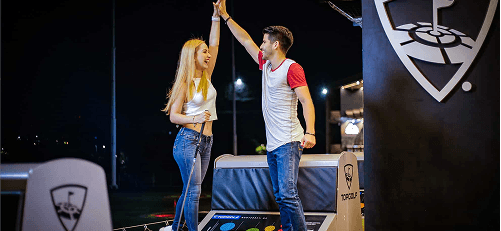 JUEVES A SÁBADO TOPGOLF NEON NIGHTS